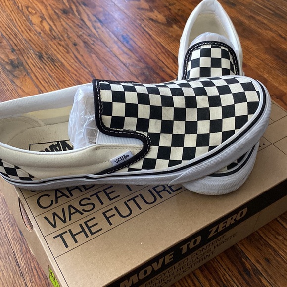Vans - Picture 2 of 5